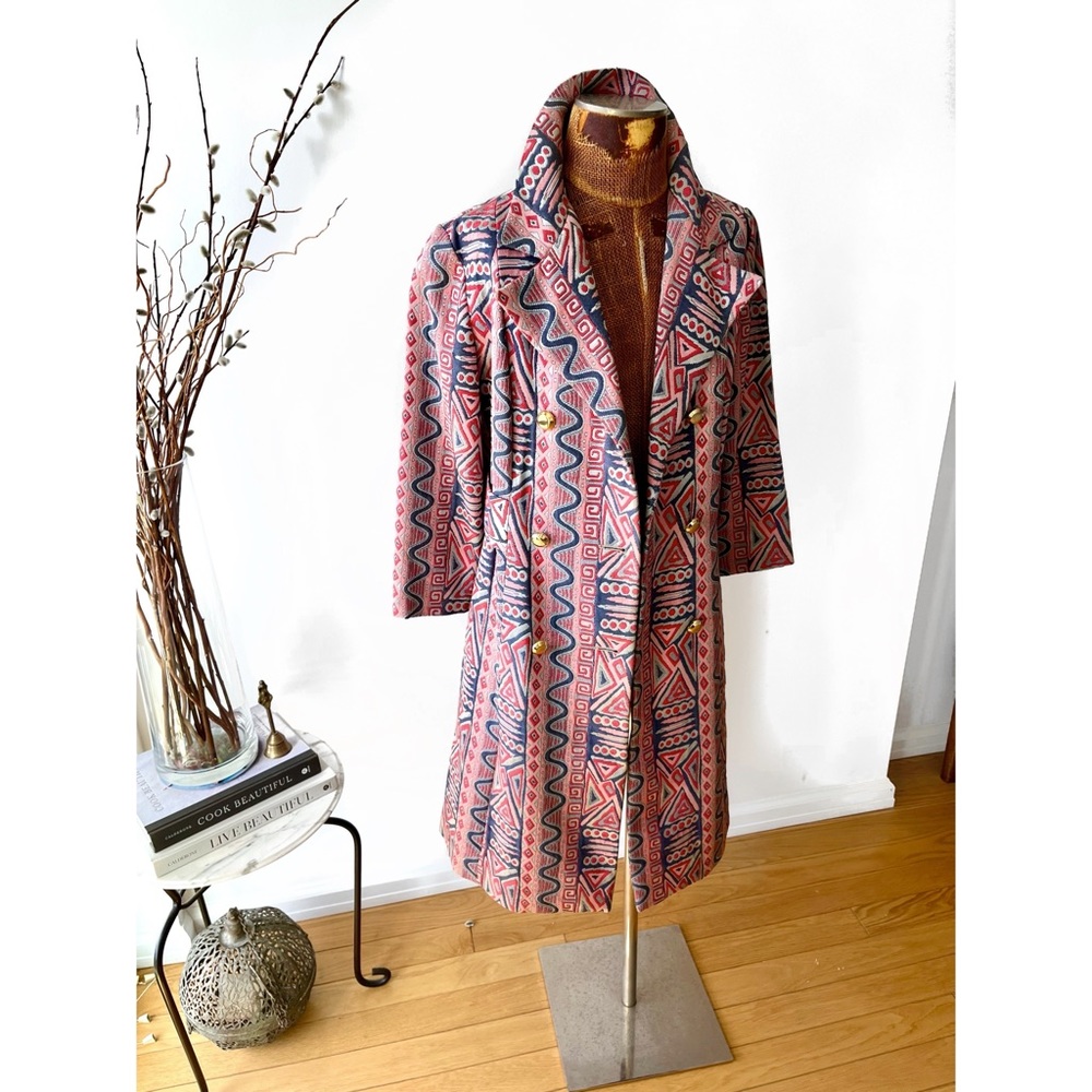 Whitner’s (Reading, PA) VINTAGE print Coat.